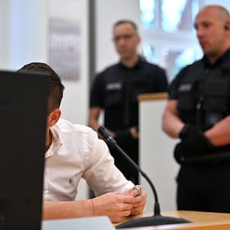 Ezra: Keine Entwarnung bei rechtsextremer Gewalt in Thüringen (Symbolfoto). / Foto: Martin Schutt/dpa