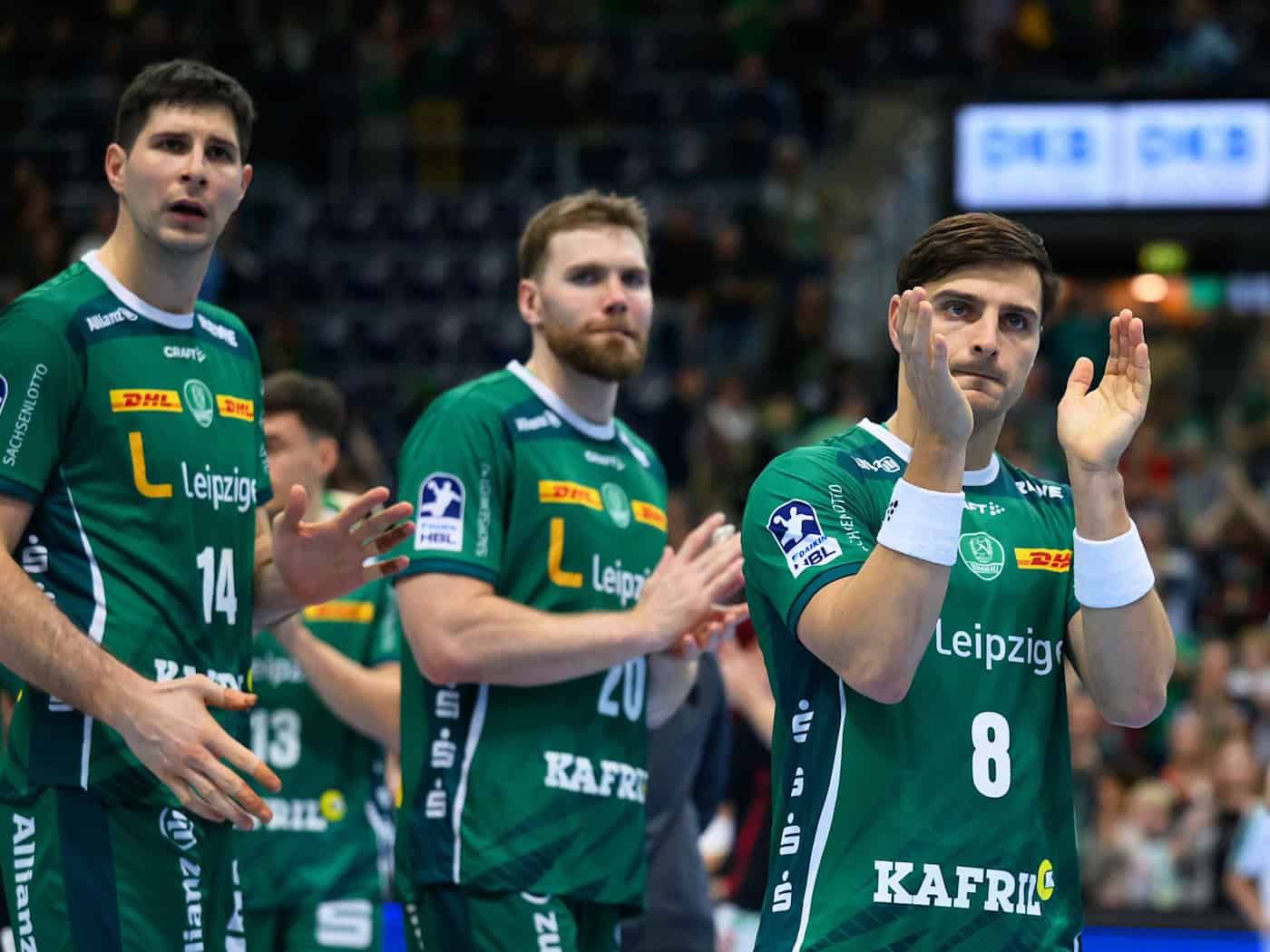 In seinem letzten Spiel für die Handballer des SC DHfK Leipzig traf Lucas Krzikalla (rechts) dreimal. (Archivfoto) / Foto: Hendrik Schmidt/dpa