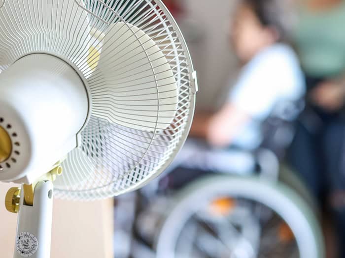 Klimaanlagen sind die Ausnahme in vielen Einrichtungen der Altenpflege in Thüringen, häufig wird stattdessen etwa auf strategisches Lüften und Ventilatoren gesetzt.(Symbolbild) / Foto: Christoph Reichwein/dpa