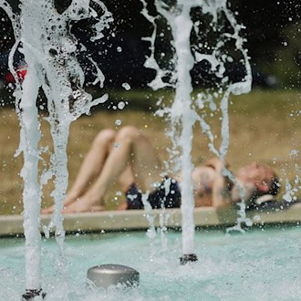 Am Wochenende werden Temperaturen jenseits der 30 Grad erwartet. (Archivbild) / Foto: Sebastian Willnow/dpa