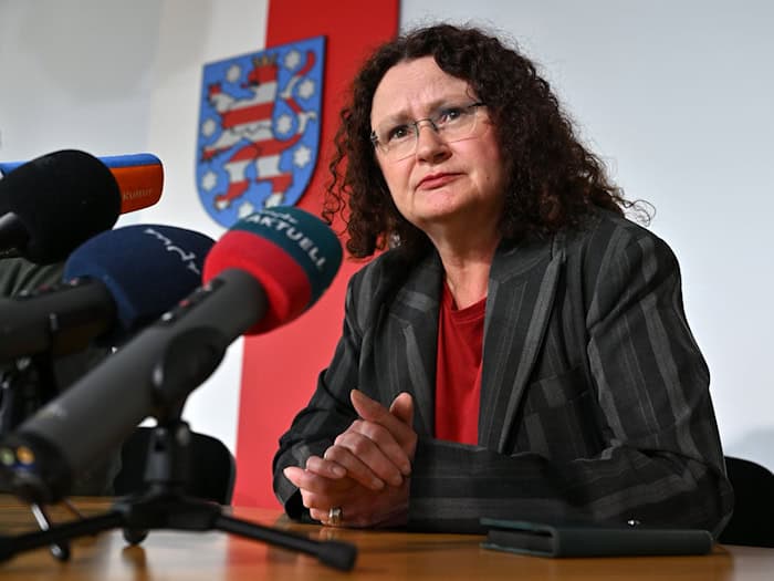 Die Thüringer BSW-Fraktionsvorsitzende Sigrid Hupach kann sich eine Paketlösung vorstellen, um Richter am Verfassungsgerichtshof zu wählen. (Archivbild) / Foto: Martin Schutt/dpa