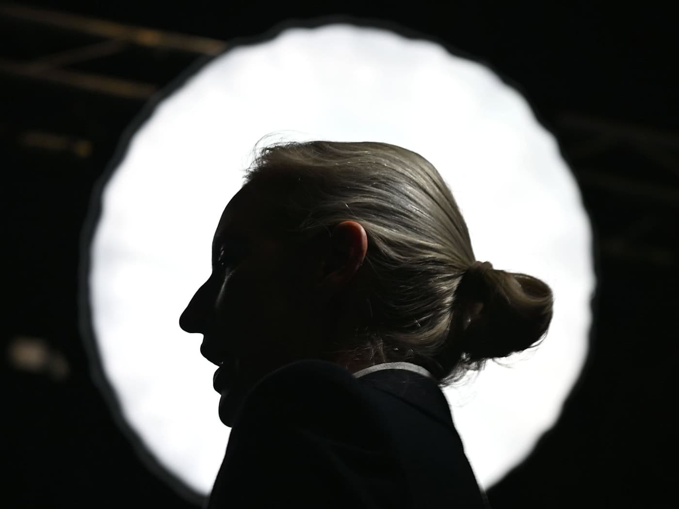 Am ersten Tag des zweitägigen Parteitages der AfD in Erfurt, wurden Alice Weidel und Tino Chrupalla als Co-Vorsitzende wiedergewählt. / Foto: Katharina Kausche/dpa