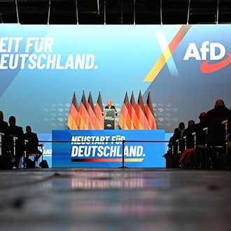 Beim AfD-Bundesparteitag wurde beschlossen, dass auch auf Landesebene Delegiertenparteitage ab 8.000 Mitgliedern durchgeführt werden können.  / Foto: Katharina Kausche/dpa