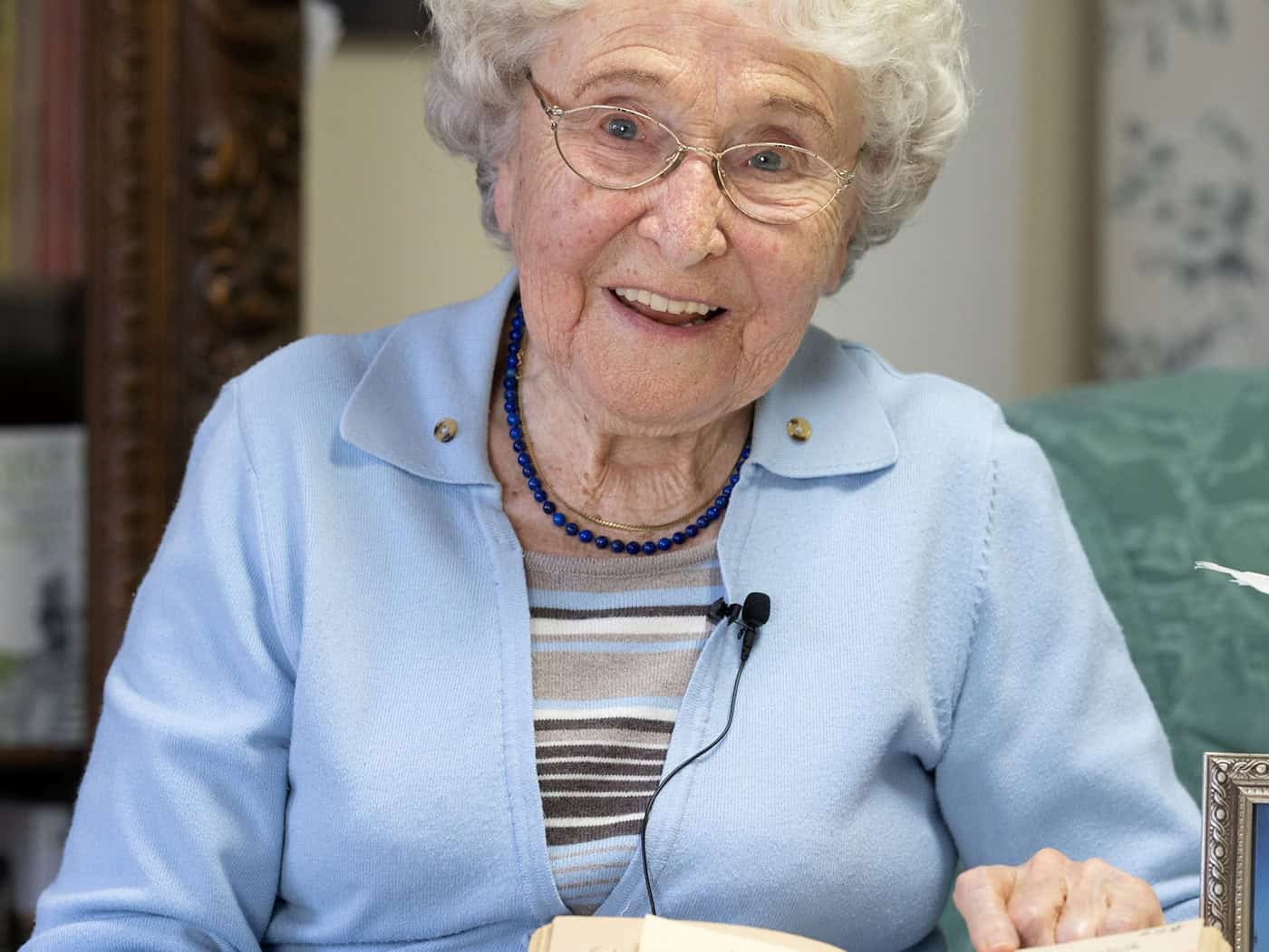 Erika Schirmer wird 100 – Ihre Friedenstaube fliegt weiter