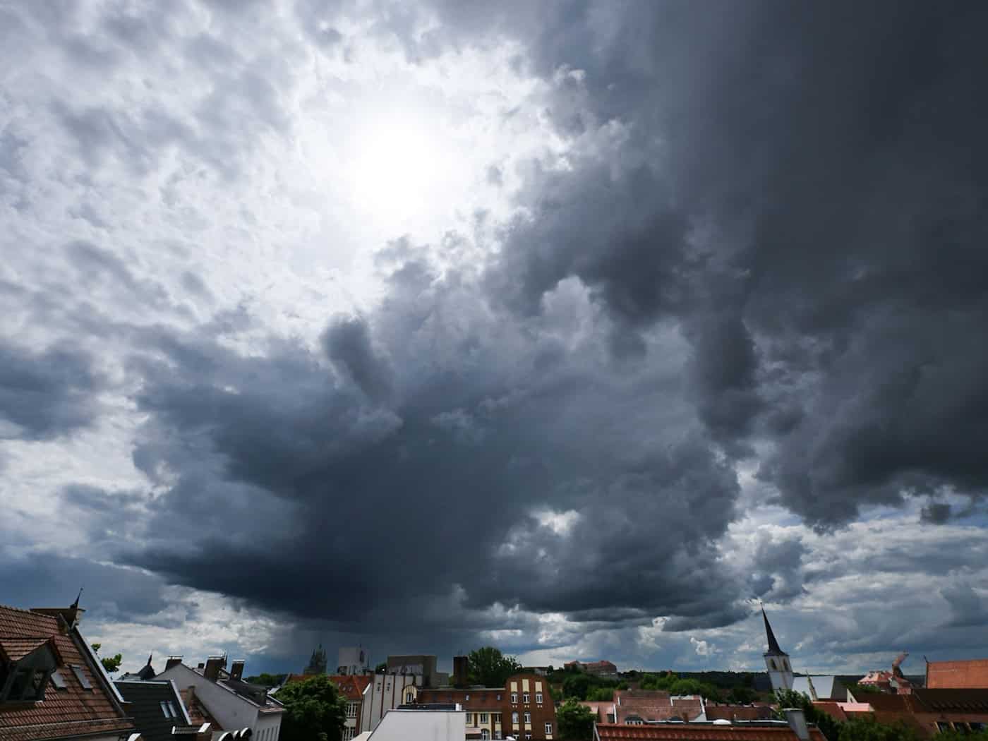 Gewitter und Starkregen – Unwetter am Freitag möglich