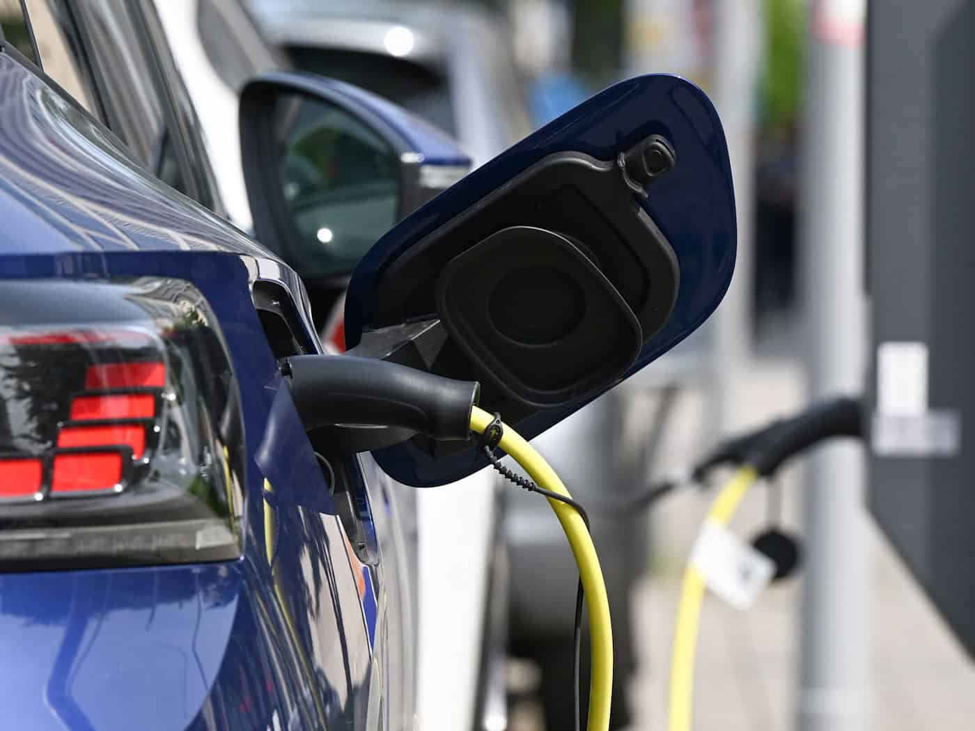 Hälfte der neuen Autos in Thüringen mit alternativem Antrieb