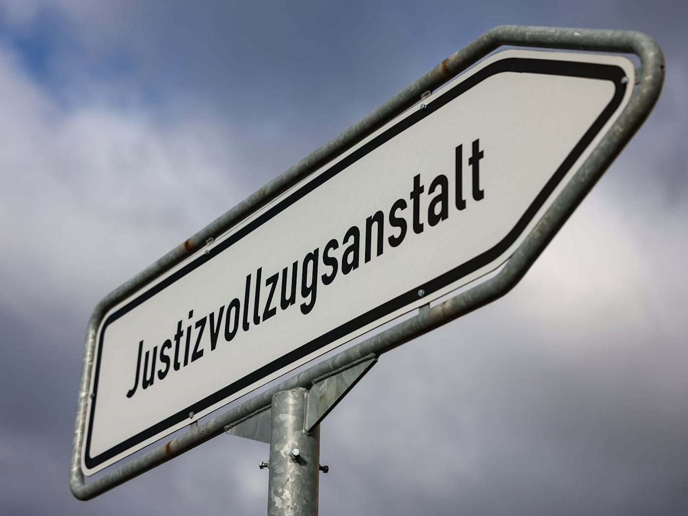 JVA: Transperson in Frauengefängnis Einzelfallentscheidung