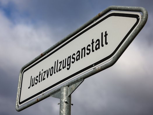 JVA äußert sich zur in Frauengefängnis verlegten Transperson
