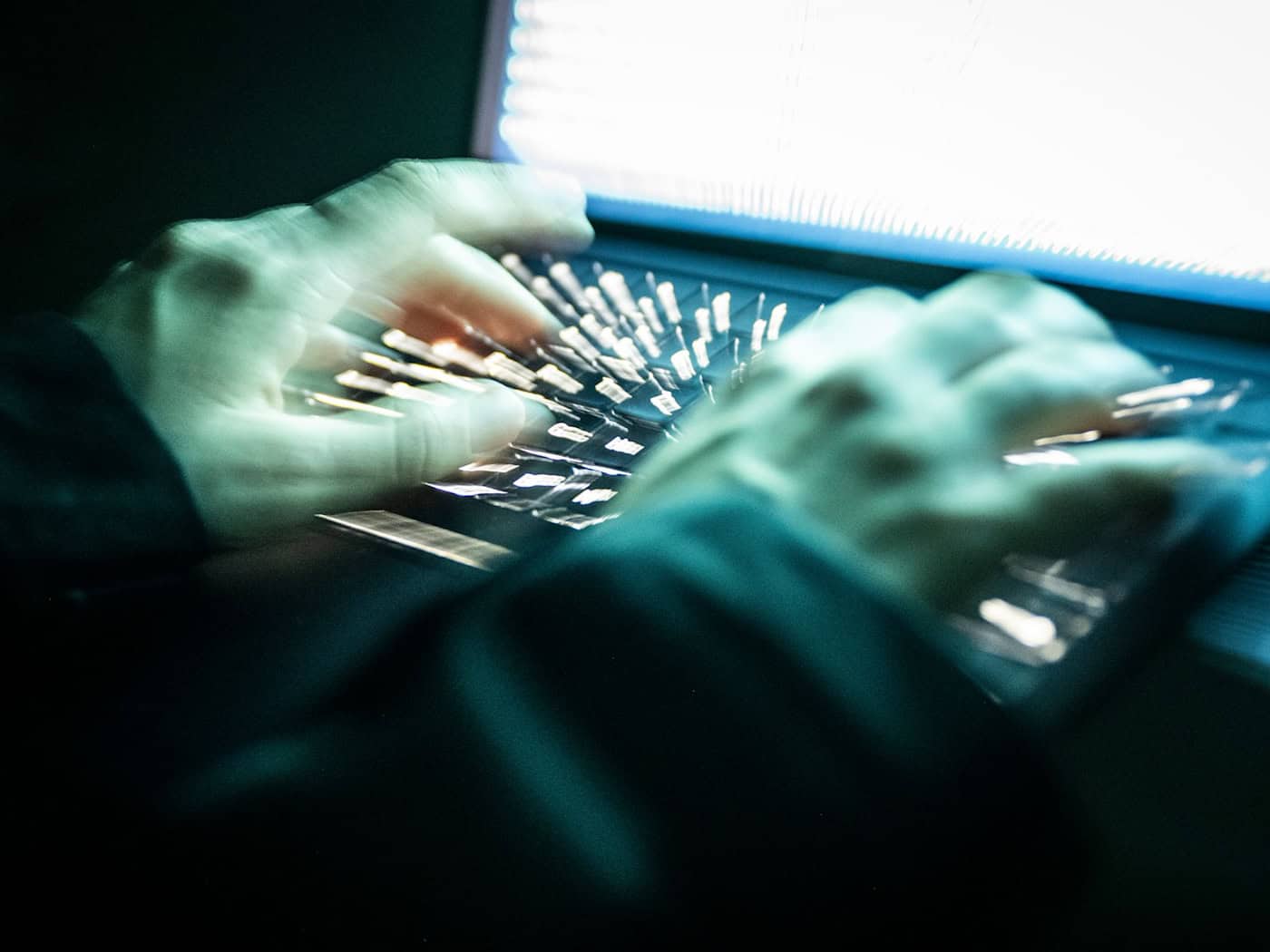 Mann wird von Online-Bekanntschaft um 23.000 Euro gebracht