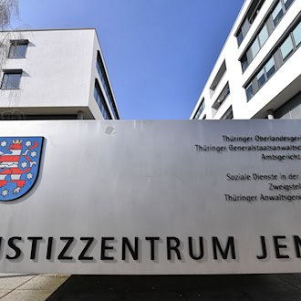 Am Oberlandesgericht beginnt am 28. Juli der Prozess gegen ein mutmaßliches früheres Mitglied der Terrormiliz Islamischer Staat (IS). (Symbolbild) / Foto: Martin Schutt/dpa-Zentralbild/dpa