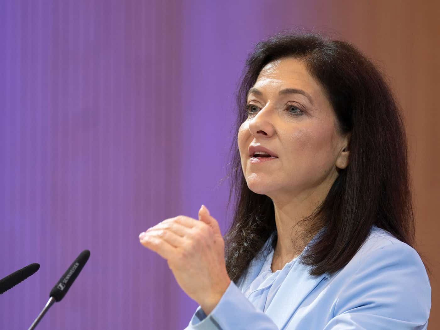 Reiche verteidigt Rentenpläne gegen Ost-Länderchefs