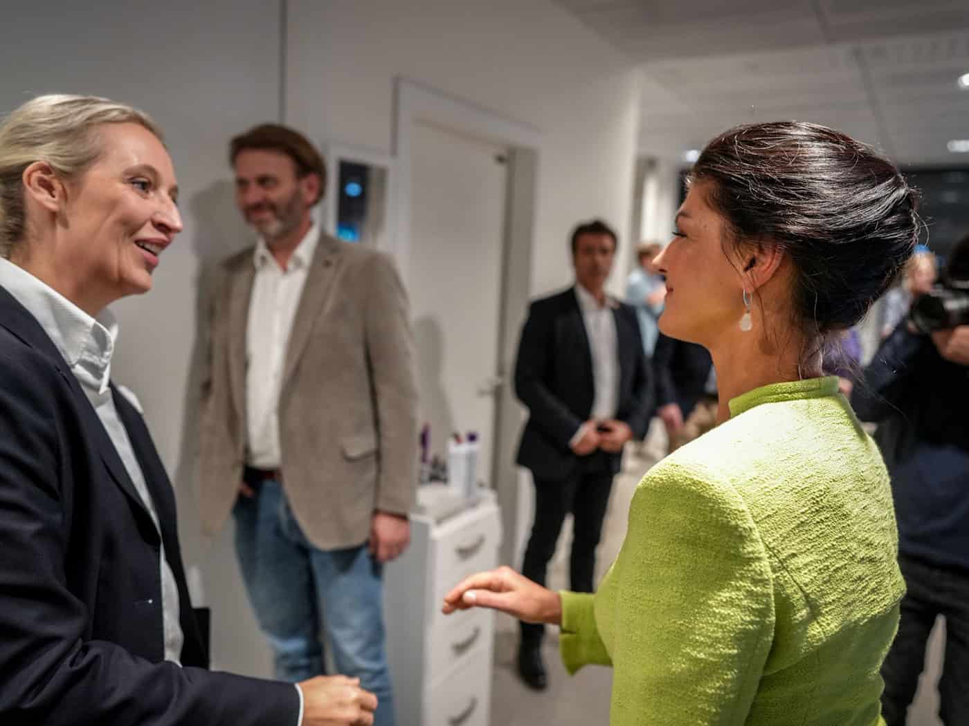 Im Herbst 2024 trafen AfD-Chefin Alice Weidel und BSW-Gründerin Sahra Wagenknecht erstmals im TV-Duell aufeinander. (Archivbild) / Foto: Kay Nietfeld/dpa