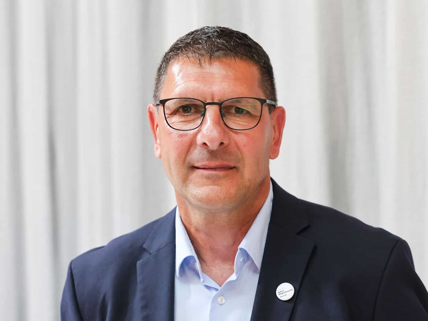 BSW-Politiker Thomas Schulze verweist auf eine zunehmende Zahl von Rentnern, die auf Sozialhilfe angewiesen sind .(Archivbild) / Foto: Peter Gercke/dpa