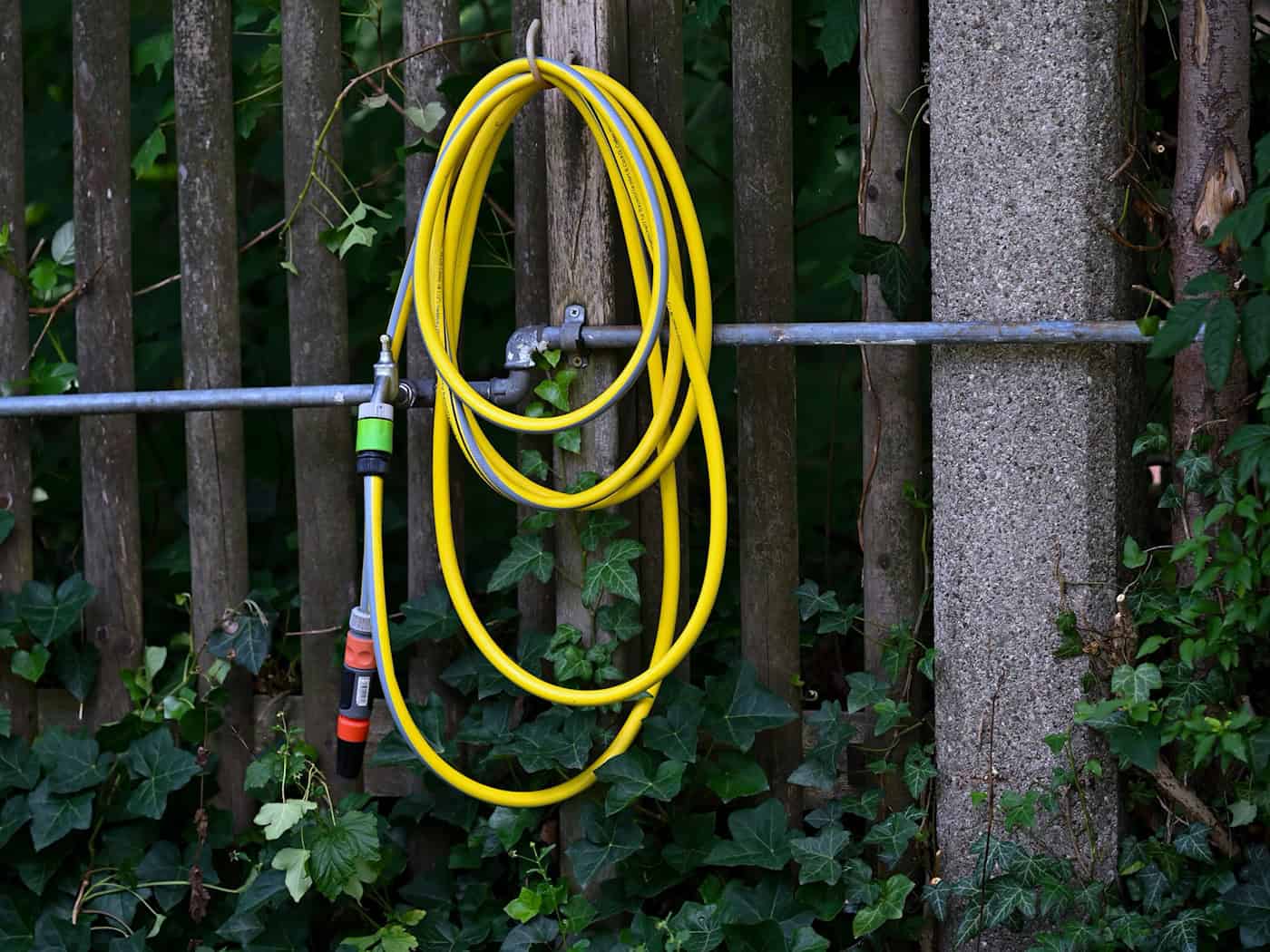 Haus in Kleingarten unter Wasser gesetzt