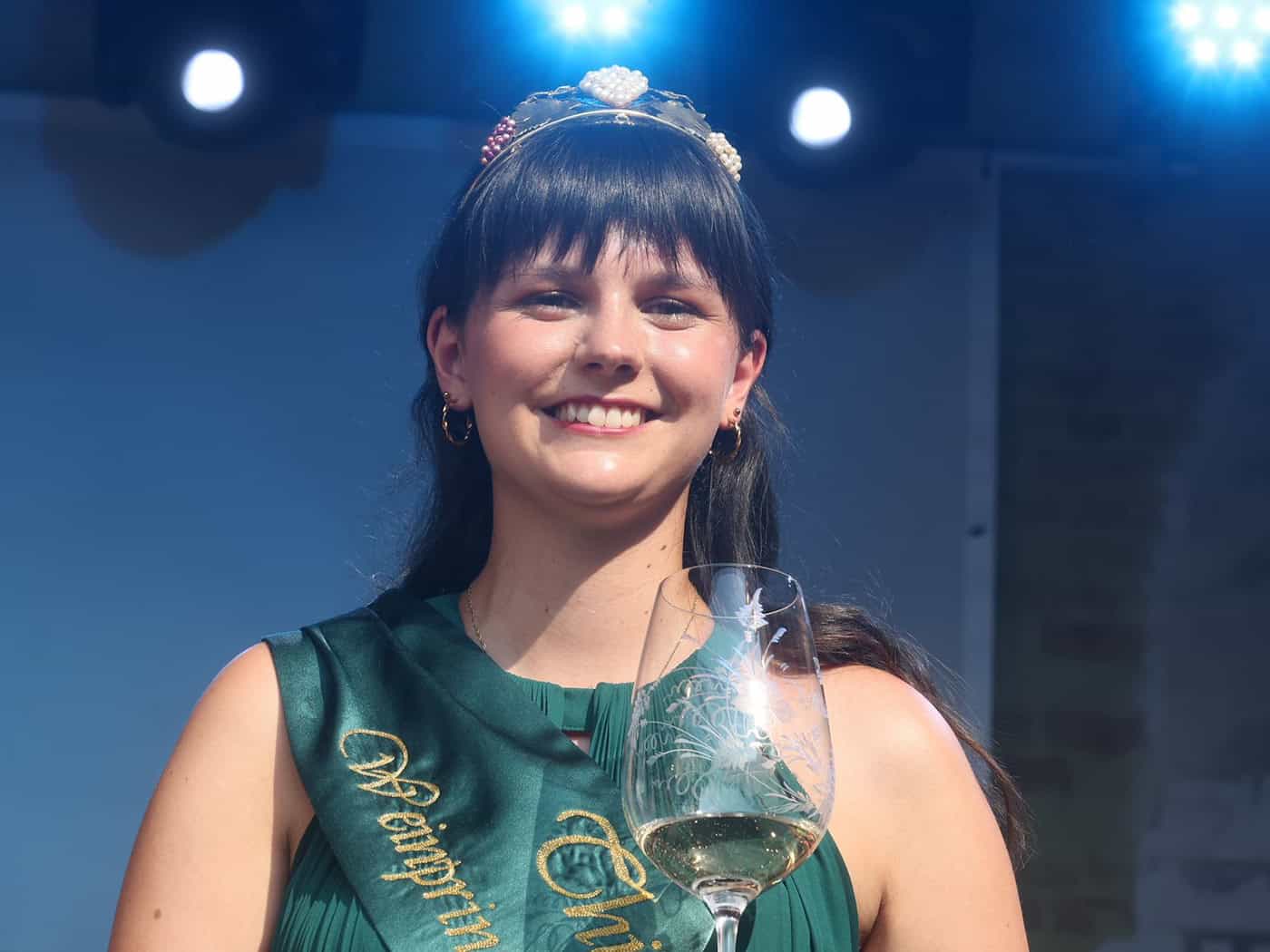 Jasmin Klett ist neue Thüringer Weinprinzessin