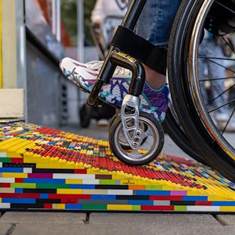 Kleine Klemmbausteine für barrierefreie Rampen gesucht