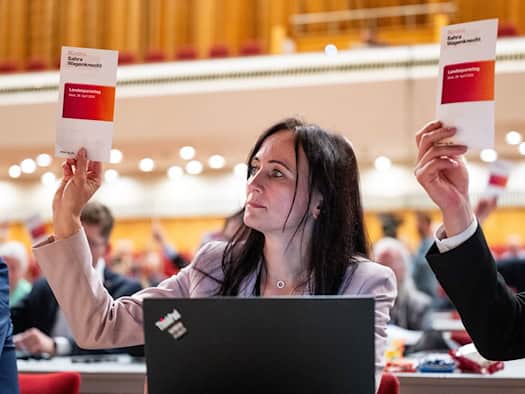 Thüringen: BSW-Abgeordnete bleiben in Koalition – Misstrauensantrag möglich