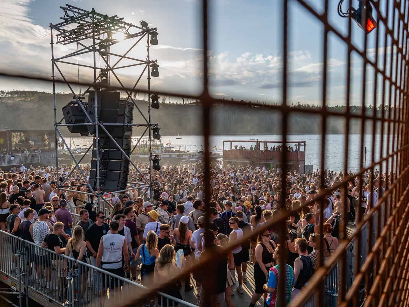 Zehntausende bei Techno-Festival - Besondere «Mitbringsel»