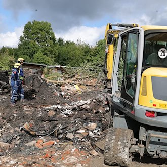 Haus explodiert in Weimar – Suche nach Vermisstem läuft