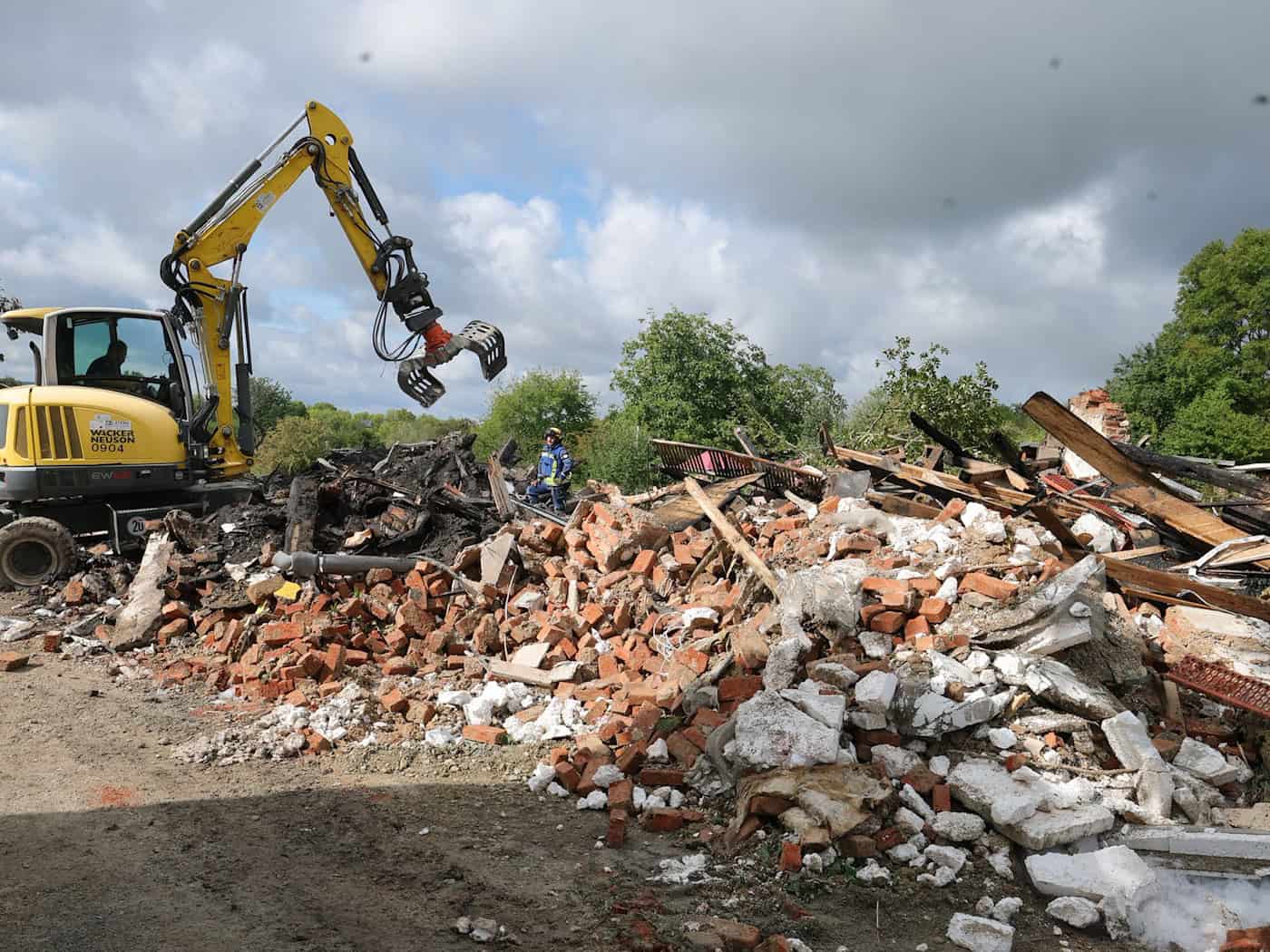 Haus nach Explosion zerstört – Besitzer weiter verschwunden