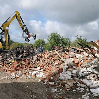 Haus nach Explosion zerstört – Besitzer weiter verschwunden