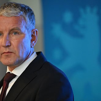 Höcke fordert mehr Durchgriffsrechte der Polizei zur Remigration in Thüringen