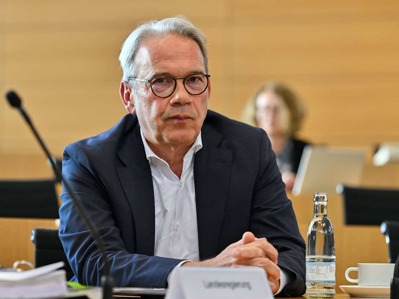 Landesinnenminister erwartet ersten Schritt zu AfD-Verbot