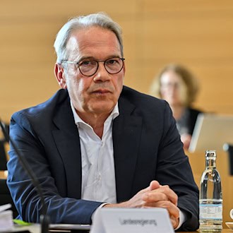 Landesinnenminister erwartet ersten Schritt zu AfD-Verbot