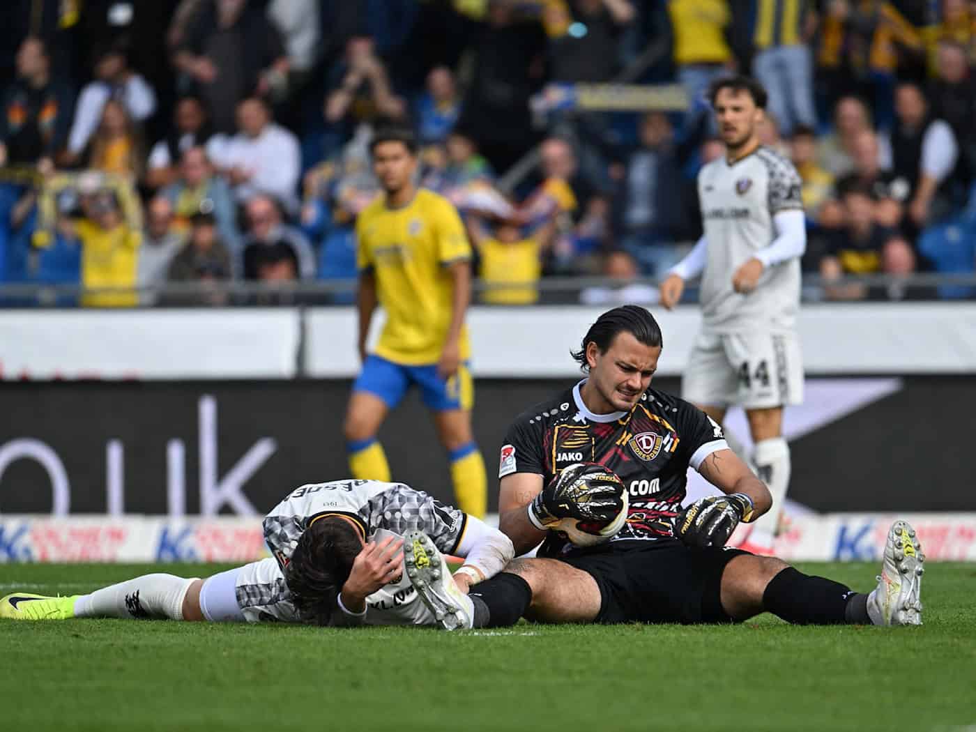 Nach dem Remis wird Fußball zur Nebensache