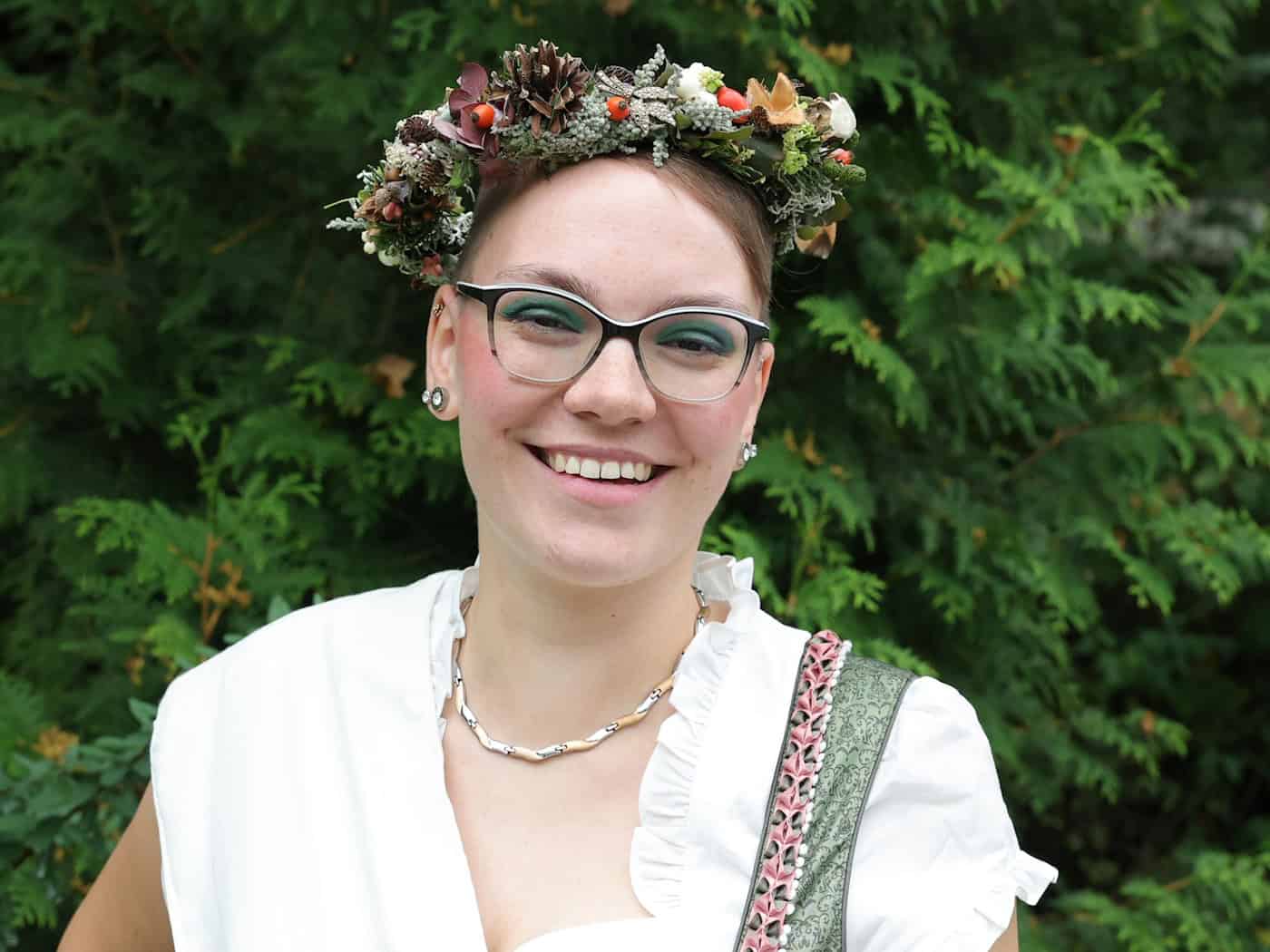 Skarlett I. zur ersten Thüringer Jagdkönigin gekrönt