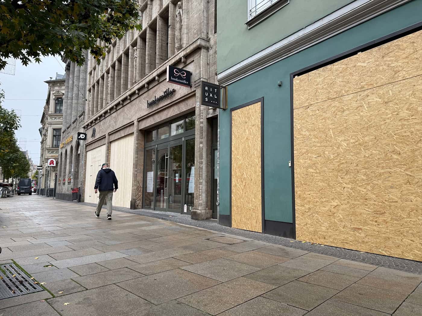 Vor Protesten: Mehrere Schaufenster in Erfurt verrammelt