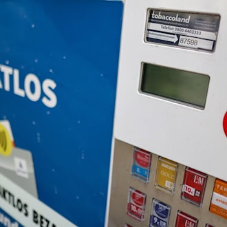 Zigarettenautomat und Ortsschild verschwunden