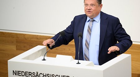 Andreas Philippi (SPD), Arbeitsminister von Niedersachsen. / Foto: Julian Stratenschulte/dpa