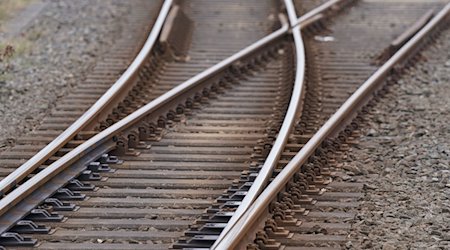 Blick auf Bahngleise. / Foto: Marcus Brandt/dpa/Symbolbild