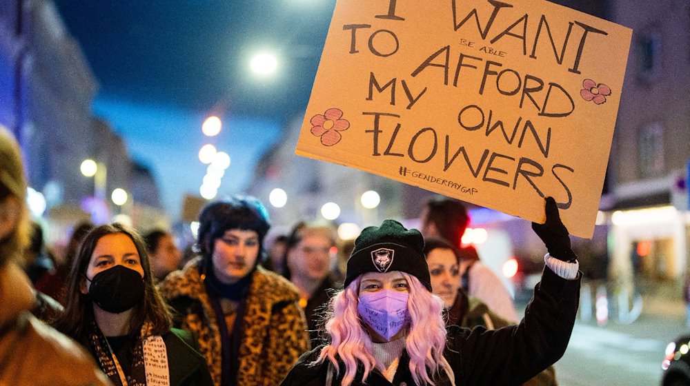 Frauen demonstrieren unter dem Motto «Internationaler feministischer Kampftag» in Wien. / Foto: Georg Hochmuth/APA/dpa/Archivbild