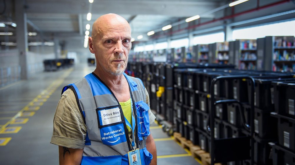 Detlev Börs, ehemaliger Betriebsratsvorsitzender der Amazon Logistik Winsen GmbH. / Foto: Gregor Fischer/dpa/Archivbild