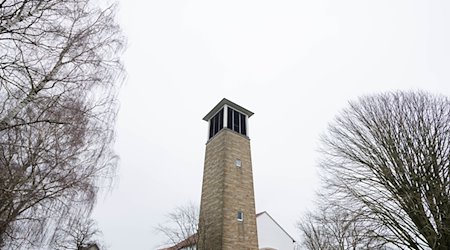 Blick auf die Evangelisch-lutherische König-Christus Kirche Oesede. / Foto: Friso Gentsch/dpa