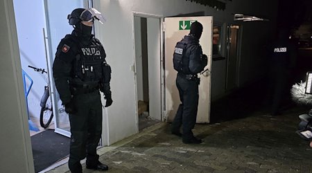 Bereitschaftspolizei bei einem Einsatz in Stade. / Foto: -/Polizei/dpa