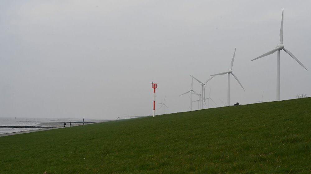 Der Himmel ist mit Wolken bedeckt. / Foto: Lars Penning/dpa/Symbolbild