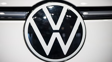Das VW Logo. / Foto: Michael Kappeler/dpa