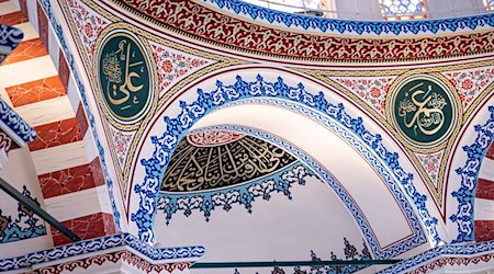 Blick in den Innenraum der Sehitlik-Moschee in Berlin-Neukölln. / Foto: Fabian Sommer/dpa