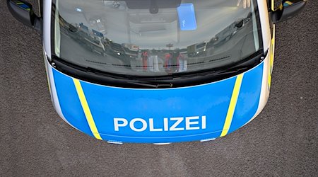 Ein Polizeiauto bei einem Einsatz / Foto: Klaus-Dietmar Gabbert/dpa/Symbolbild