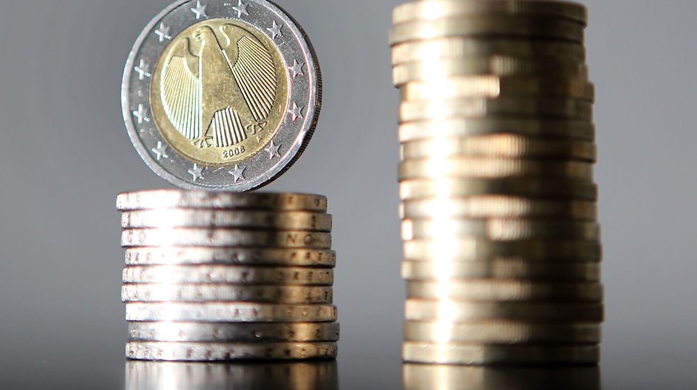 Euro-Münzen sind übereinander gestapelt. / Foto: Oliver Berg/dpa/Symbolbild