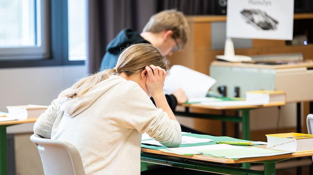 Schüler bei einer Prüfung. / Foto: Silas Stein/dpa/Symbolbild