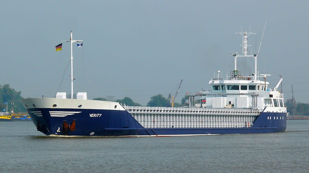 Der Frachter «Verity» vor Kiel. / Foto: Dietmar Hasenpusch/Photo-Productions/dpa/Archivbild