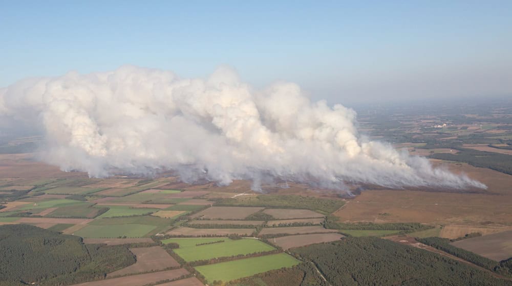 Raketentests lösten am 3. September 2018 den Brand im Moor bei Meppen aus. (Archivfoto) / Foto: Lars Schröer/dpa