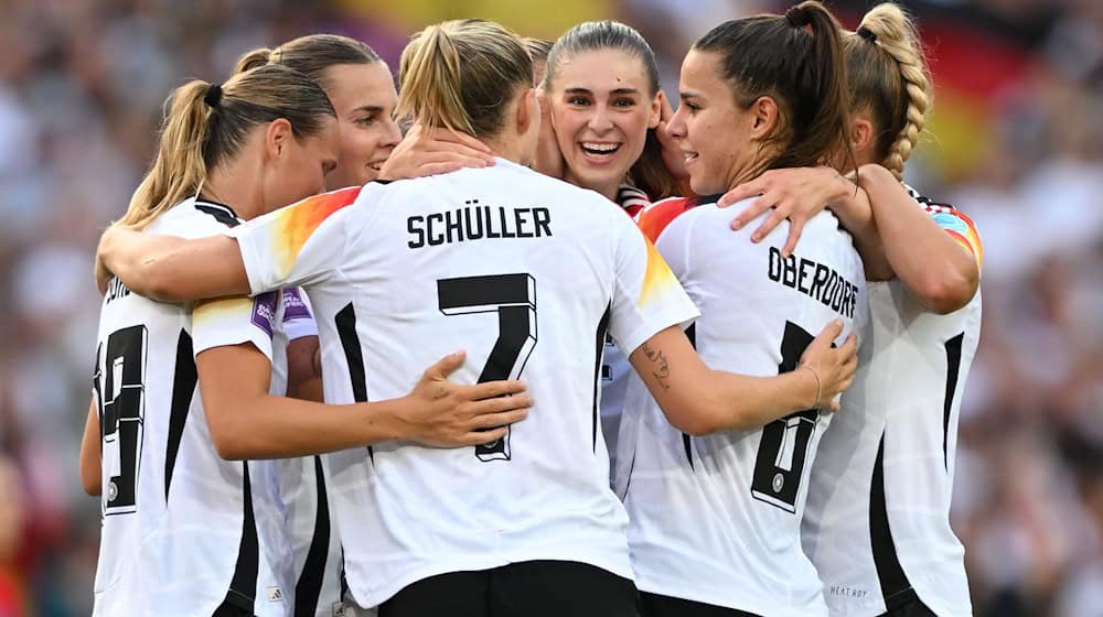 Die deutschen Fußballerinnen gewinnen gegen Österreich. / Foto: Sebastian Christoph Gollnow/dpa