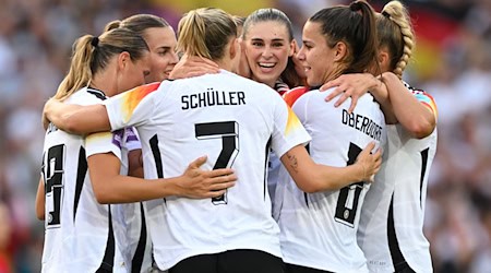 Die deutschen Fußballerinnen gewinnen gegen Österreich. / Foto: Sebastian Christoph Gollnow/dpa