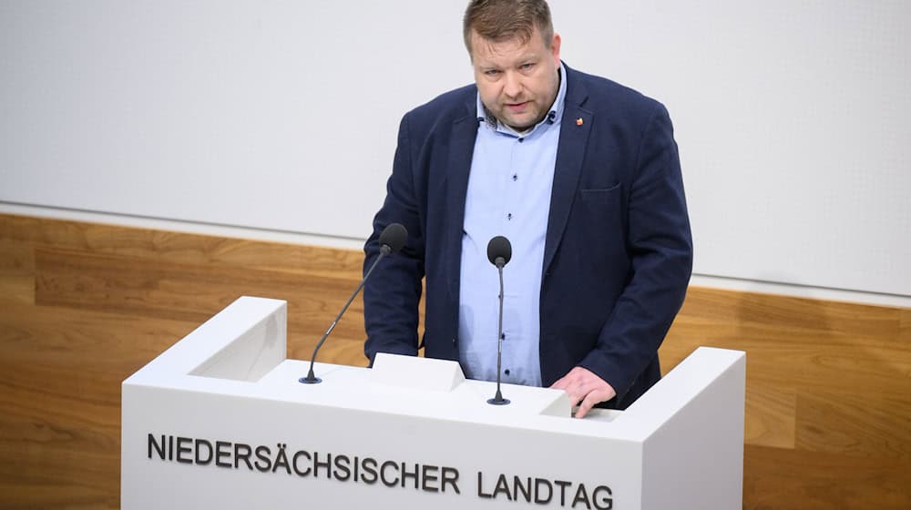 DIe Ermittlungen gegen Queckemeyer sind von der Staatsanwaltschaft eingestellt worden. (Archivbild) / Foto: Philip Dulian/dpa