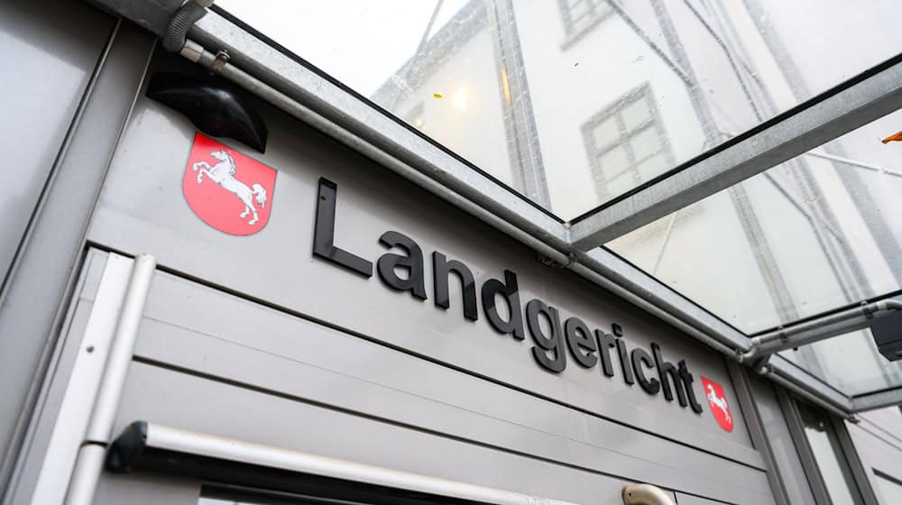 Ein 32 Jahre alter Mann soll im ostfriesischen Hage eine 65-Jährige mit einem Küchenmesser getötet haben. (Symbolbild) / Foto: Mohssen Assanimoghaddam/dpa